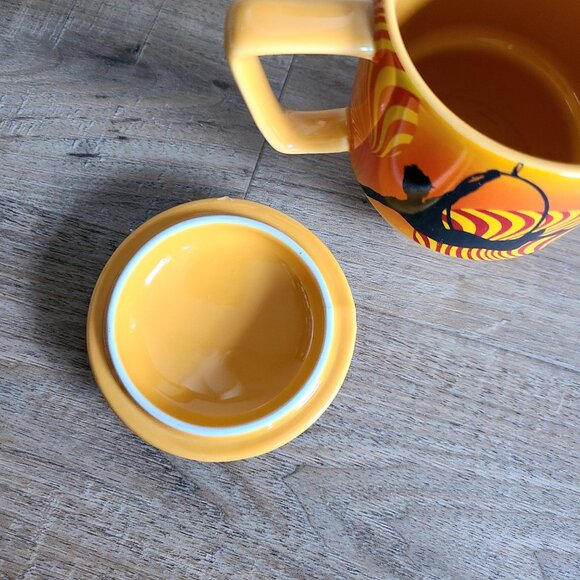 Cirque du soleil mug with lid. Made in Thailand. - Picture 6 of 7